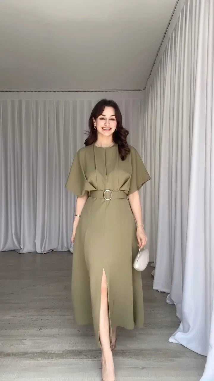 👗 فستان أنيق بخصر مُزيّن بحزام